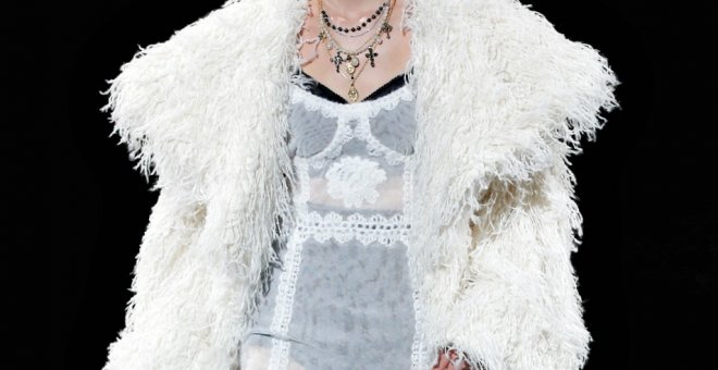 Dolce & Gabbana ha mezclado lencería con punto grueso y el resultado enamora