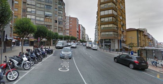 Heridos un motorista y la pasajera de un coche en sendos accidentes en Santander