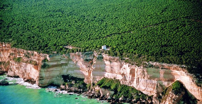 Dos polémicos proyectos amenazan los penúltimos paraísos del litoral andaluz