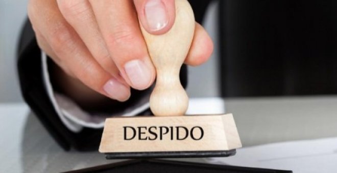 ¿Debe ser declarado improcedente el despido por enfermedad tras la derogación del art. 52D?