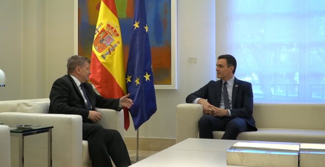 Sánchez recibe al director general de la OIT, Guy Ryder