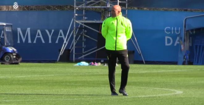 El Espanyol entrena bajo la atenta mirada del presidente