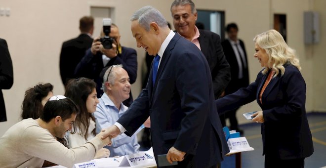 Los sondeos a pie de urna sitúan a Netanyahu a las puertas de la mayoría absoluta