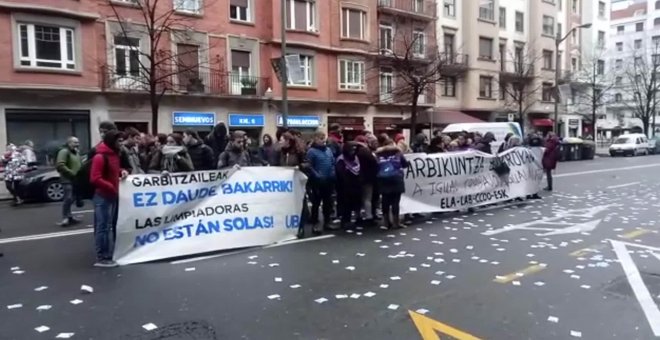 Protesta de limpiadoras subcontratadas por el Gobierno Vasco