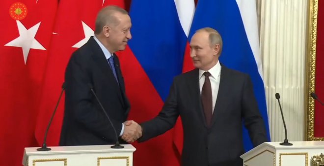 Rusia y Turquía acuerdan un alto el fuego en Idlib