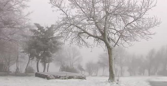 Avisos por olas, viento y nevadas en el norte