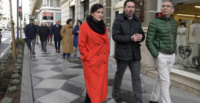 La calle Isabel II muestra su nueva imagen tras una remodelación de casi un millón de euros
