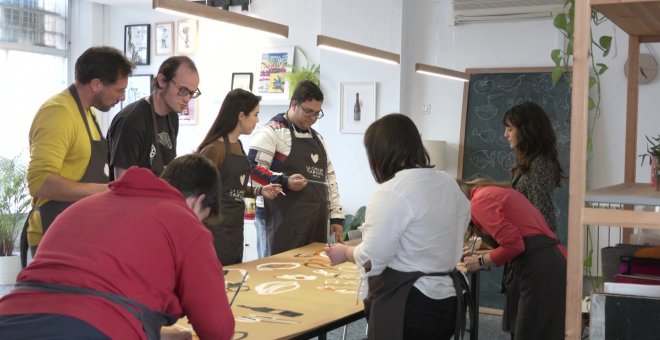 Diseñadores con diversidad intelectual aprenden en La Casa de Carlota