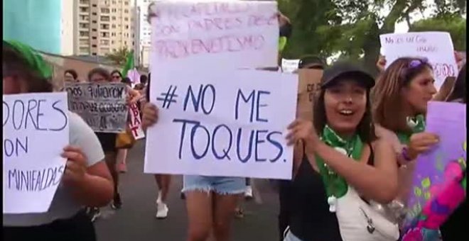 Clamor en las calles de Lima contra las violencias machistas con motivo del 8M