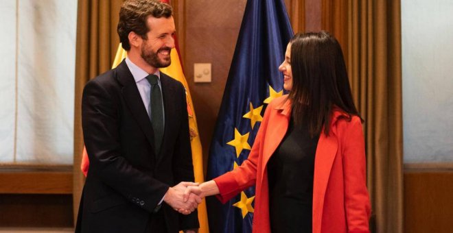 Casado apela a los "socialdemócratas" para tratar de arañar votos a Cs en Catalunya