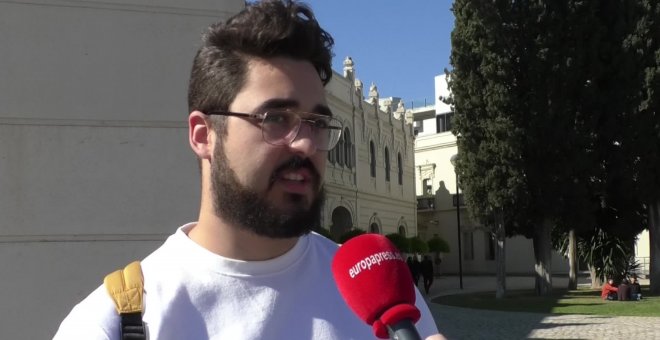 Un alumno de Sevilla opina que "deberían cerrar la universidad"