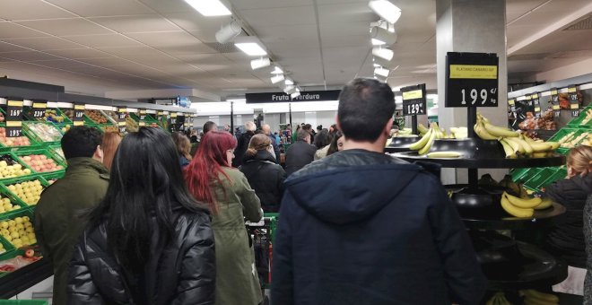 Madrid urge a los ciudadanos a quedarse en casa, no colapsar supermercados y manda a la Policía a controlar los accesos