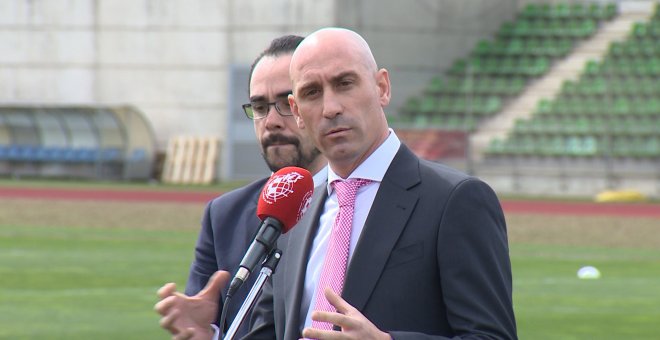 Rubiales confirma la paralización del fútbol español