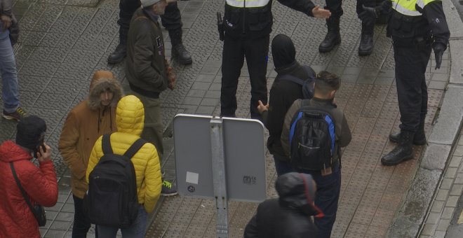 Instan a los usuarios de un albergue a guardar distancia entre ellos