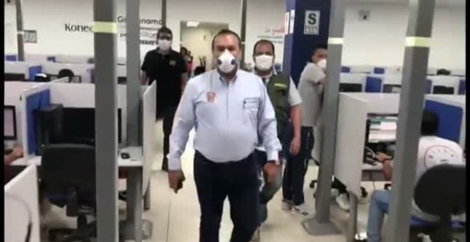 Un alcalde peruano se enfrenta a un empresario por no cumplir el protocolo contra el coronavirus