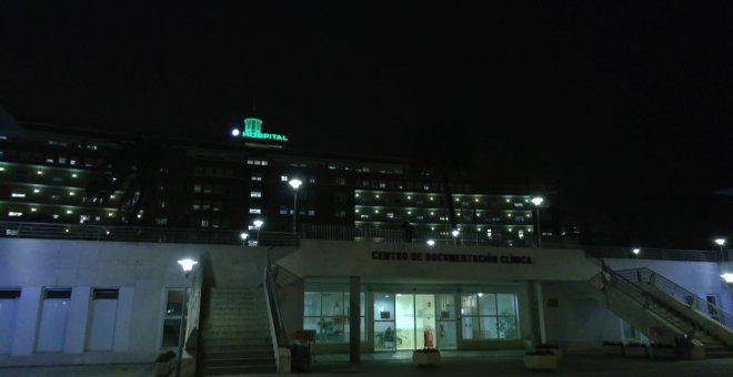 El Hospital Virgen del Rocío de Sevilla de verde