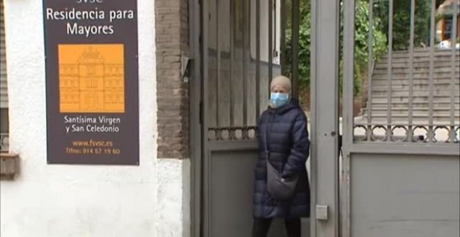 Los trabajadores de la residencia con 11 fallecidos de Madrid se enteran de las muertes por la televisión