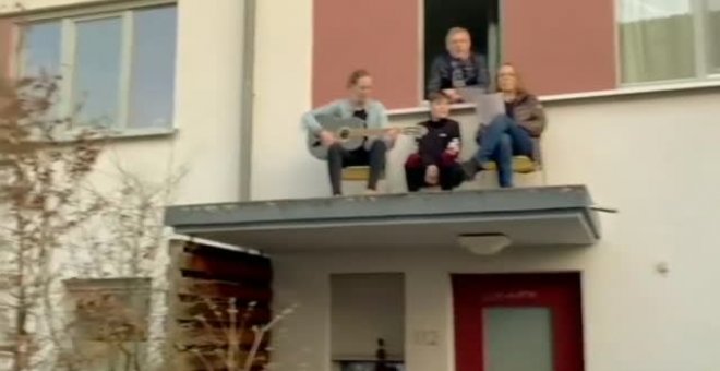 Vecinos de la localidad alemana de Bamberg se solidarizan con las víctimas italianas del coronavirus