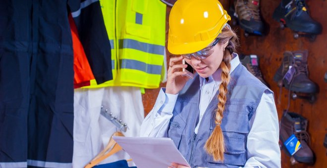 ¿Cómo afecta la emergencia a los contratos por obra y servicio?