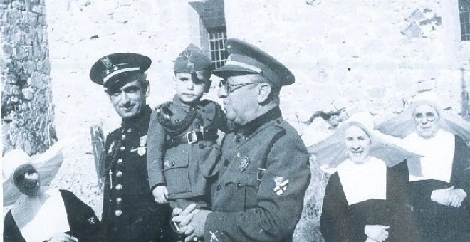 Otras miradas - Un capitán paracaidista y demócrata en tiempos de Franco