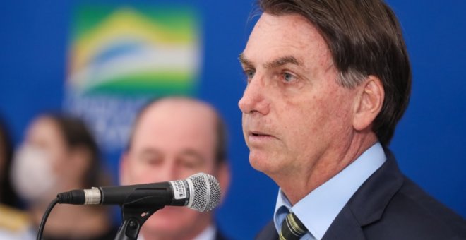 Bolsonaro incluye las loterías y los servicios religiosos entre las actividades esenciales en cuarentena