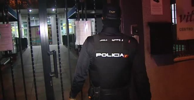 Pantallas protectoras hechas por un policía para la residencia de Leganés en la que podrían haber fallecido 30 ancianos por coronavirus