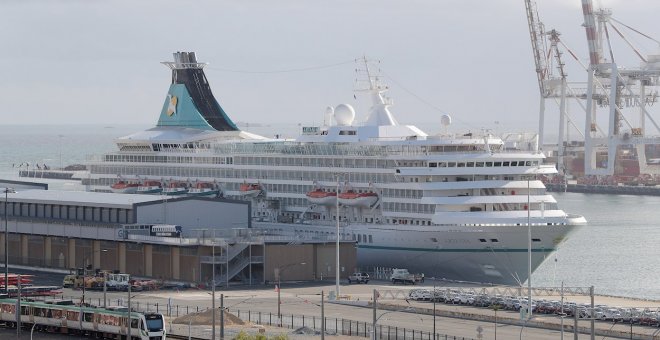 400 personas permanecen en cuarentena en un crucero en Barcelona por un positivo en la covid-19