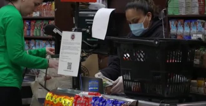 Las tiendas de alimentación de Nueva York abren 24 horas por la crisis del COVID-19