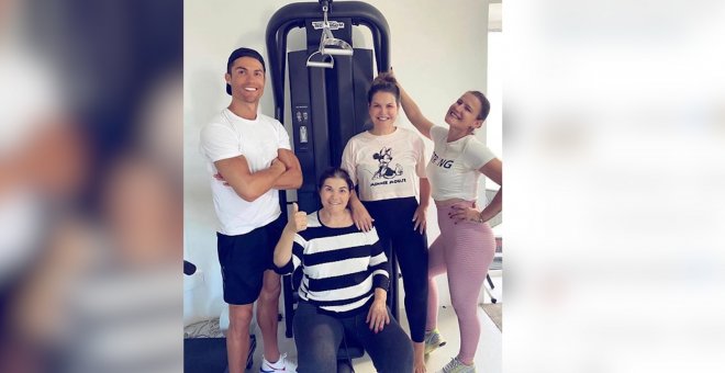 Cristiano Ronaldo muestra cómo su madre se pone en forma