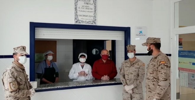 Comedor social agradece la labor de los infantes de la marina