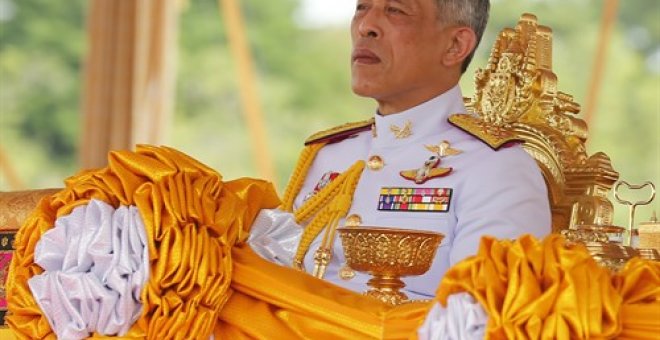 El rey de Tailandia pasa la cuarentena en un hotel de lujo en Alemania con su harén de 20 mujeres