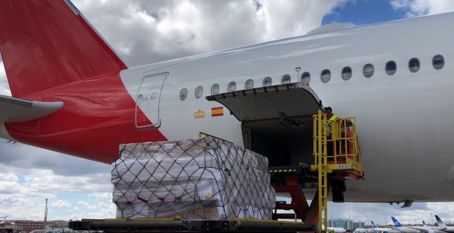 Llega avión procedente de China con 1,5 toneladas de material sanitario