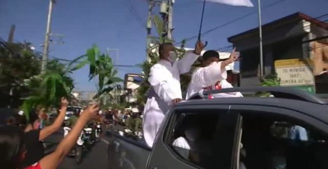 Filipinas celebra con palmas y mascarillas un Domingo de Ramos marcado por el coronavirus