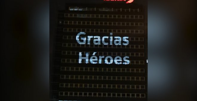 Iberia realiza un homenaje a los profesionales con 'Gracias, héroes'