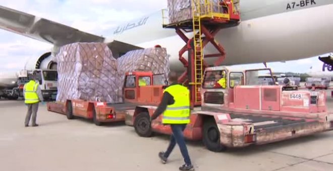 Aterriza en Barajas el segundo avión con material sanitario comprado por Madrid