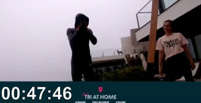 El campeón olímpico Jan Frodeno completa un triatlón solidario desde su casa