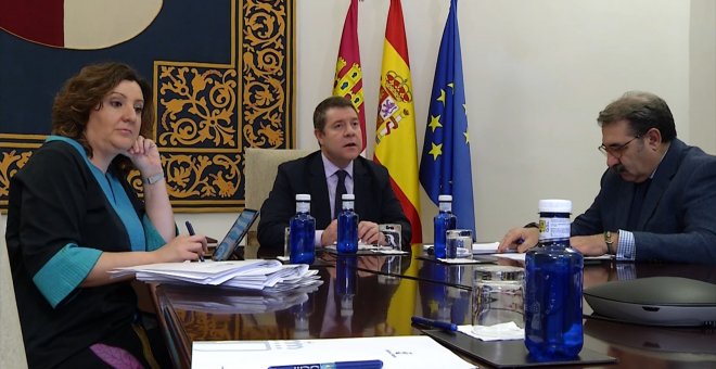 Page durante una videoconferencia con representantes de la patronal