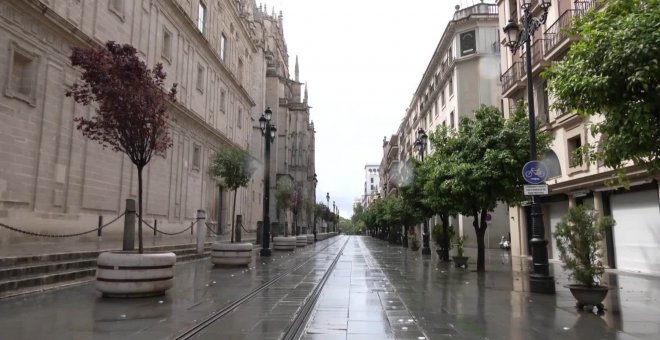 La lluvia protagoniza la quinta semana de confinamiento en Sevilla