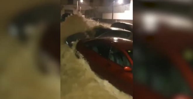 Las fuertes lluvias dejan una impresionante riada en Alhaurín