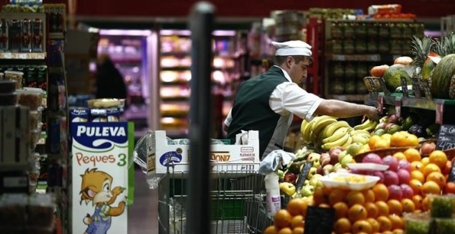 UGT exige test de detección para los trabajadores de supermercados al "ser frecuentes" los casos de contagio