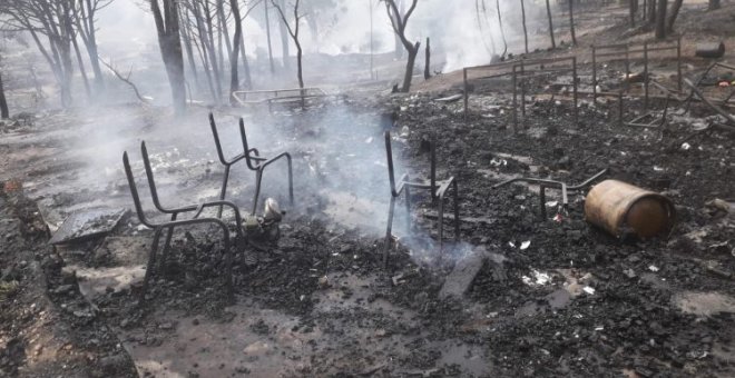 Con M de... - Las autoridades abandonan a 100 temporeros víctimas de un incendio en su asentamiento