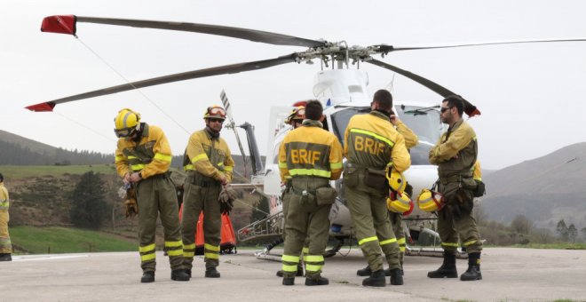 La Brigada de Incendios Forestales prorroga su estancia en Cantabria hasta el 26 de abril