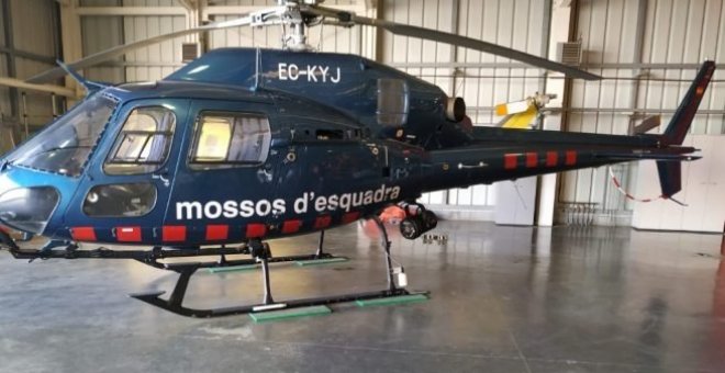 Se van a la playa en pleno confinamiento y los localiza un helicóptero de los Mossos