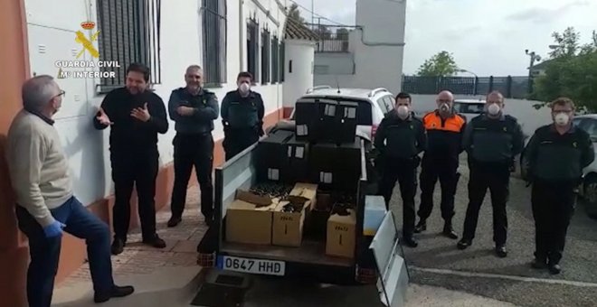 Detenidos tres varones acusados del robo de 600 botellas de aceite de Cáritas