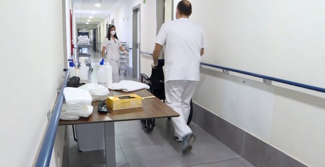 Madrid admite que las residencias carecen de medios contra la pandemia