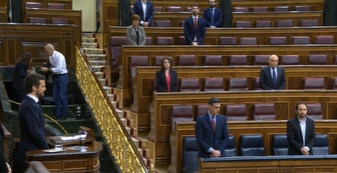 El Congreso guarda un minuto de silencio por los fallecidos