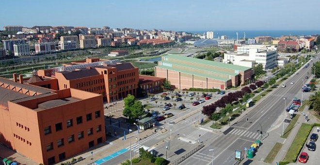 "A principio de curso firmamos una matrícula por un servicio presencial de enseñanza. Creo que se podría considerar un contrato"