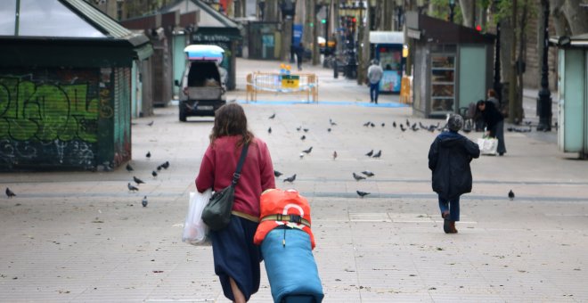 Llibreters i floristes suspenen la celebració del Sant Jordi d'estiu al Passeig de Gràcia de Barcelona