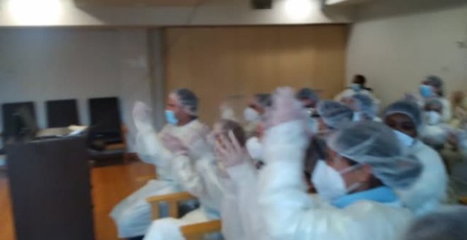 Craviotto anima por videoconferencia a los pacientes y trabajadores de una residencia de Torrelodones (Madrid)
