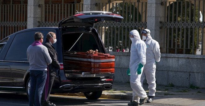 Ni funeral ni despedida: el último adiós al abuelo durante la pandemia